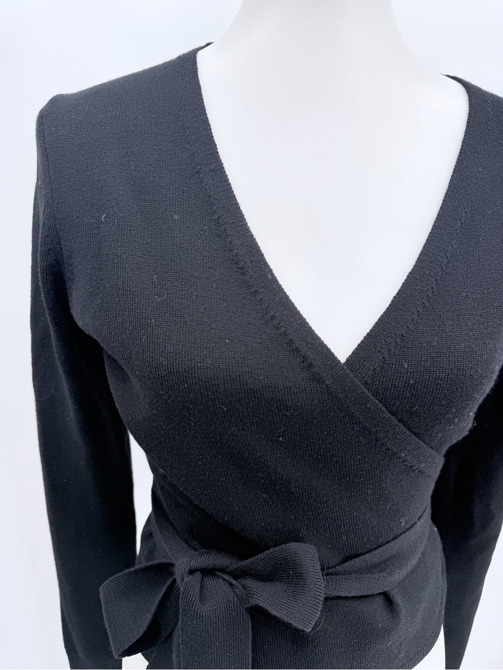 DIANE VON FURSTENBERG Black Wool Ballerina Wrap Sweater Small - Picture 4 of 10